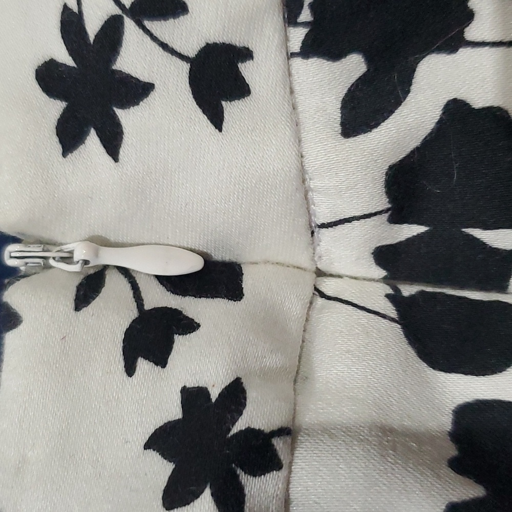 Vintage Jessica White & Black Floral Pannelled ruffle tulip hem skirt size 4 - Picture 4 of 6
